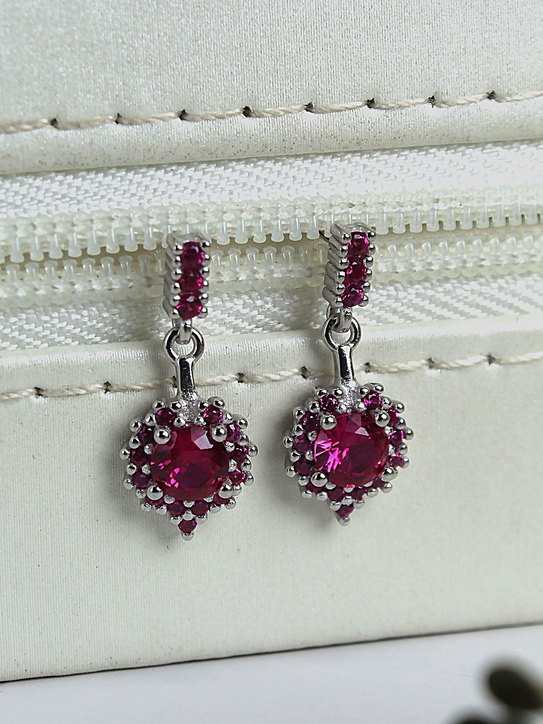 DEVASHREE 925 Sterling Silver Rhodium-Plated Ruby CZ Studded Contemporary Drop Earrings, Red
DEVASHREE 925 Sterling Silver Rhodium-Plated Ruby CZ Studded Contemporary Drop Earrings, Red