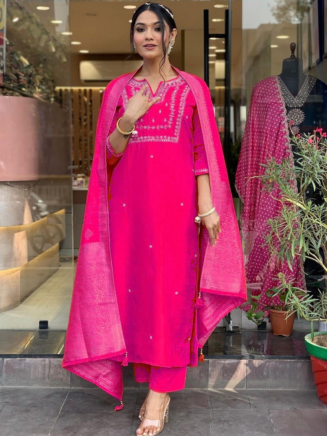 ZEEPKART Ethnic Motifs Embroidered Notch Neck Straight Kurta With Trousers & Dupatta, Pink
ZEEPKART Ethnic Motifs Embroidered Notch Neck Straight Kurta With Trousers & Dupatta, Pink