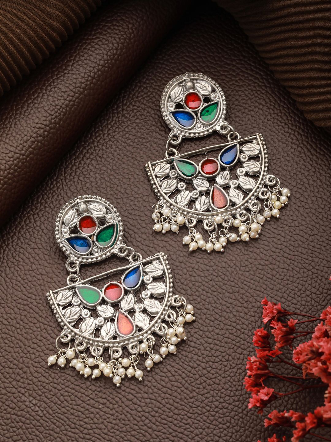 Sangria German Silver Plated Stones Studded & Beaded Crescent Shaped Oxidised Chandbalis
Sangria German Silver Plated Stones Studded & Beaded Crescent Shaped Oxidised Chandbalis
