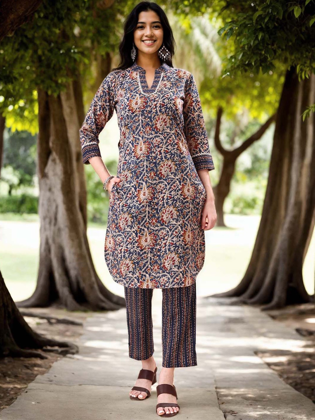 Anouk Floral Printed Mandarin Collar Kalamkari Pure Cotton Tunic And Trouser, Blue
Anouk Floral Printed Mandarin Collar Kalamkari Pure Cotton Tunic And Trouser, Blue