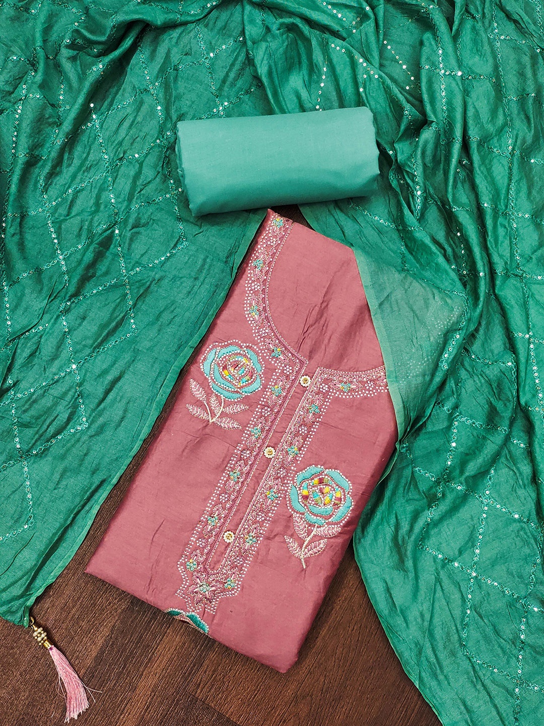 SAINOOR Floral Embroidered Beads and Stones Jaam Pure Cotton Unstitched Dress Material, Pink
SAINOOR Floral Embroidered Beads and Stones Jaam Pure Cotton Unstitched Dress Material, Pink
