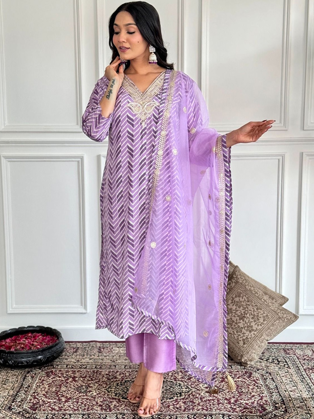 Anouk Chevron Embroidered V-Neck Straight Thread Work Kurta With Trousers And Dupatta, Lavender
Anouk Chevron Embroidered V-Neck Straight Thread Work Kurta With Trousers And Dupatta, Lavender