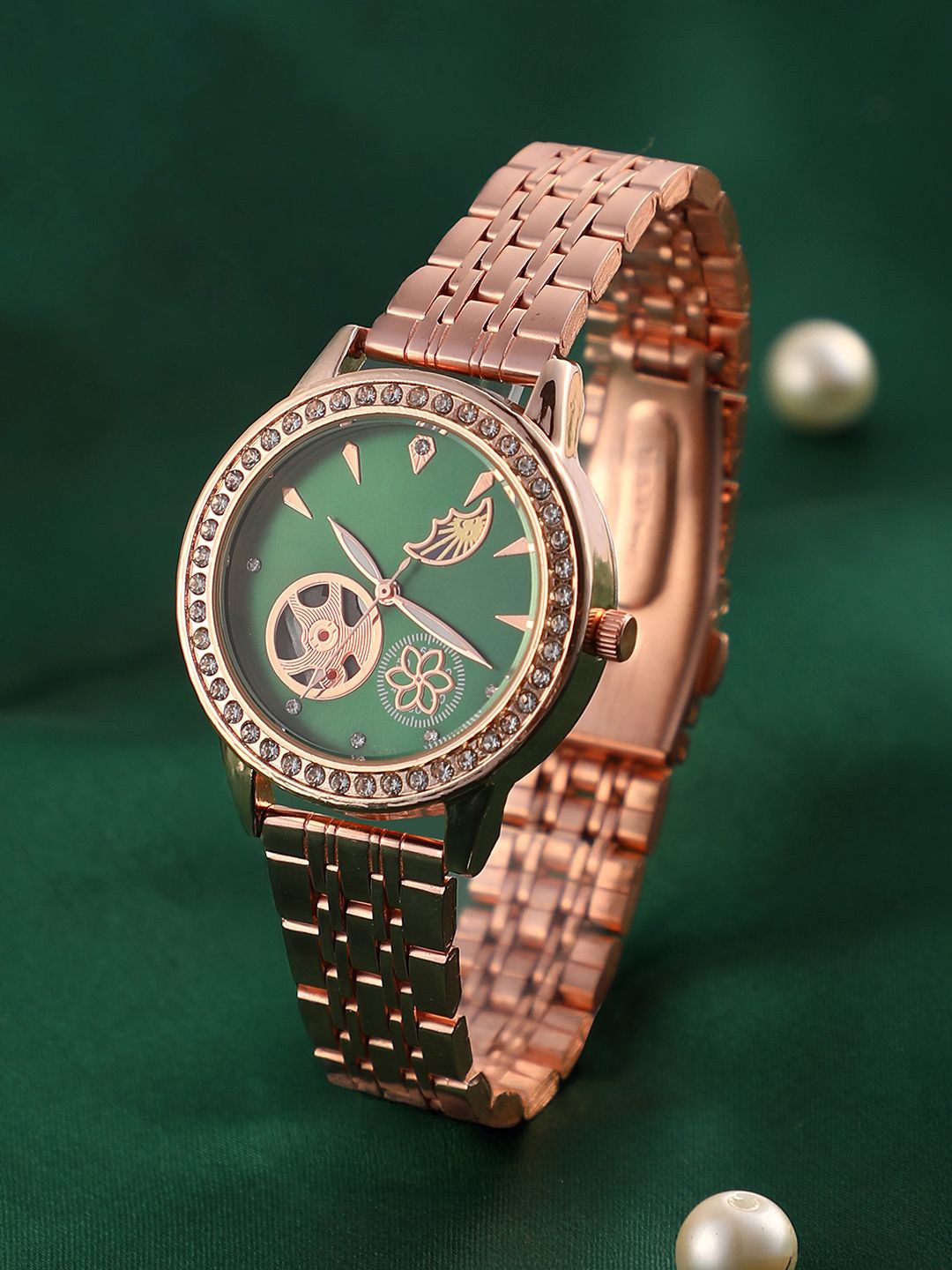 HAUTE SAUCE by Campus Sutra Women Embellished Dial & Stainless Steel Bracelet Style Straps Analogue Watch, Rose gold
HAUTE SAUCE by Campus Sutra Women Embellished Dial & Stainless Steel Bracelet Style Straps Analogue Watch, Rose gold