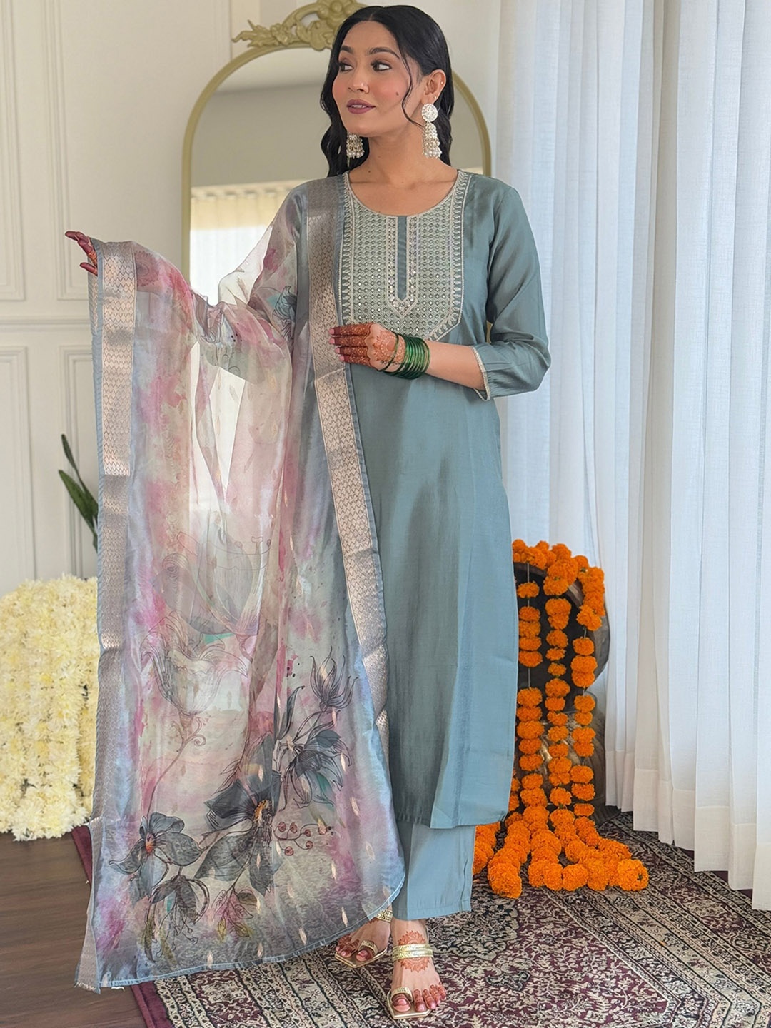 NIZA FASHION Women Floral Embroidered Regular Kurta with Trousers & With Dupatta, Grey
NIZA FASHION Women Floral Embroidered Regular Kurta with Trousers & With Dupatta, Grey
