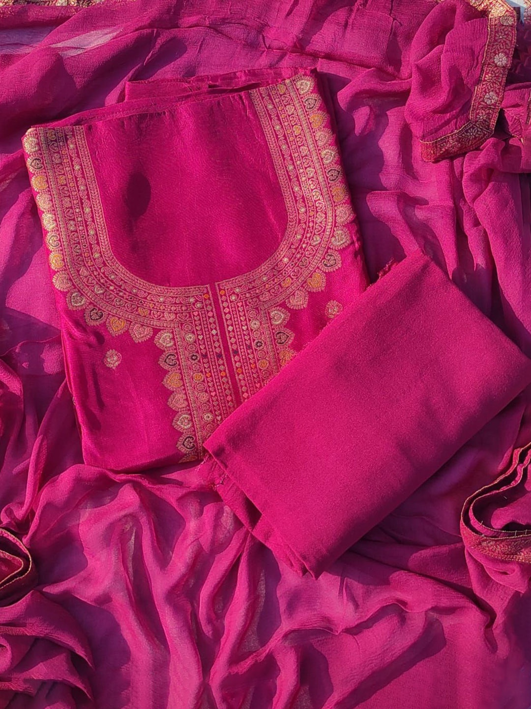 GC 80 BY GAURI COLLECTION Floral Woven Design Pure Silk Unstitched Dress Material, Pink
GC 80 BY GAURI COLLECTION Floral Woven Design Pure Silk Unstitched Dress Material, Pink
