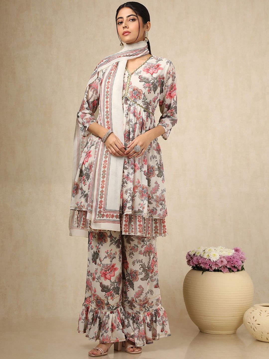 Soch Floral Printed V-Neck Empire Thread Work Georgette Kurta With Palazzo & Dupatta, Cream
Soch Floral Printed V-Neck Empire Thread Work Georgette Kurta With Palazzo & Dupatta, Cream
