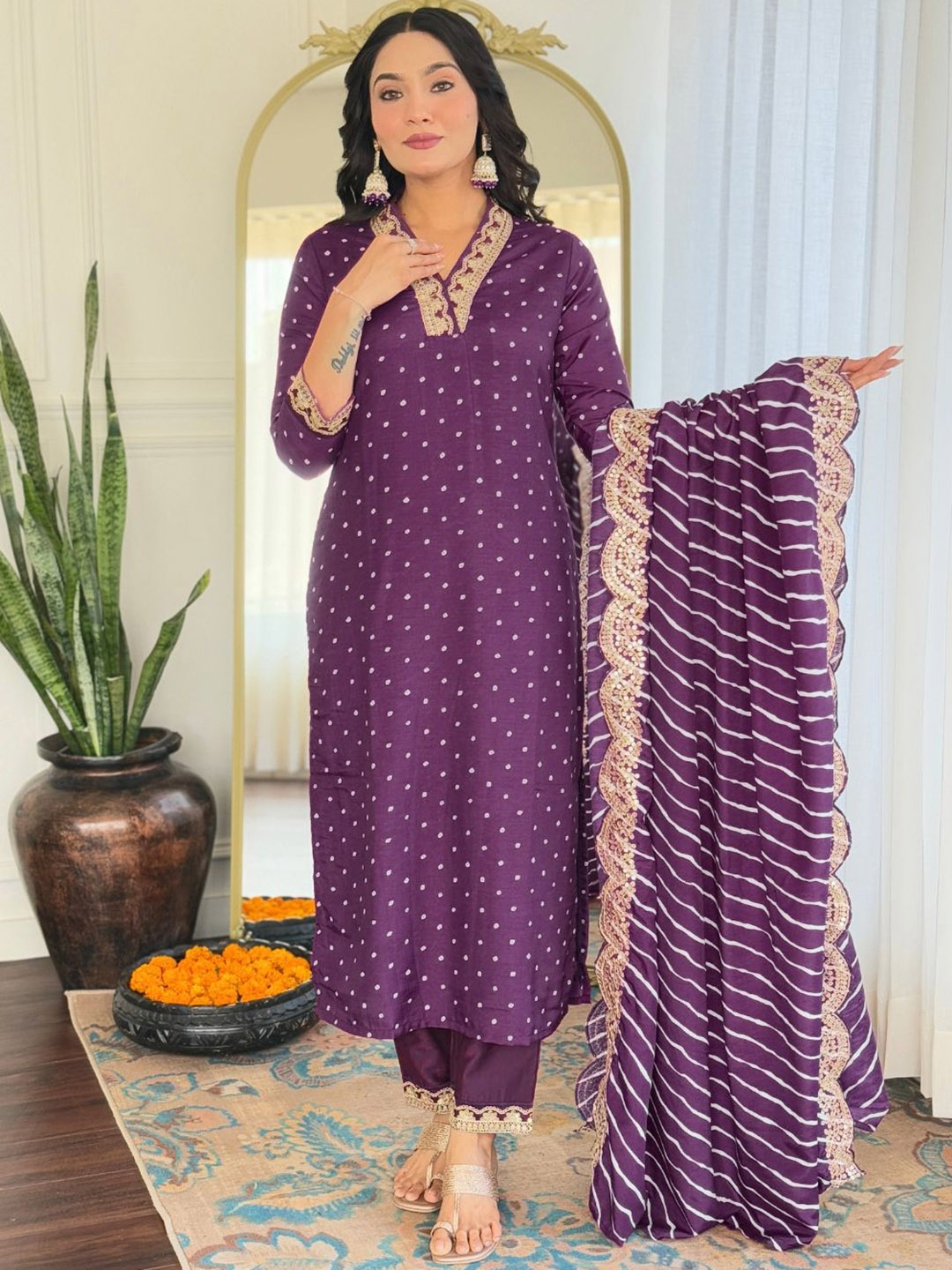 DIVASTRI Bandhani Printed V-Neck Sequinned Straight Kurta With Trousers & Dupatta, Purple
DIVASTRI Bandhani Printed V-Neck Sequinned Straight Kurta With Trousers & Dupatta, Purple
