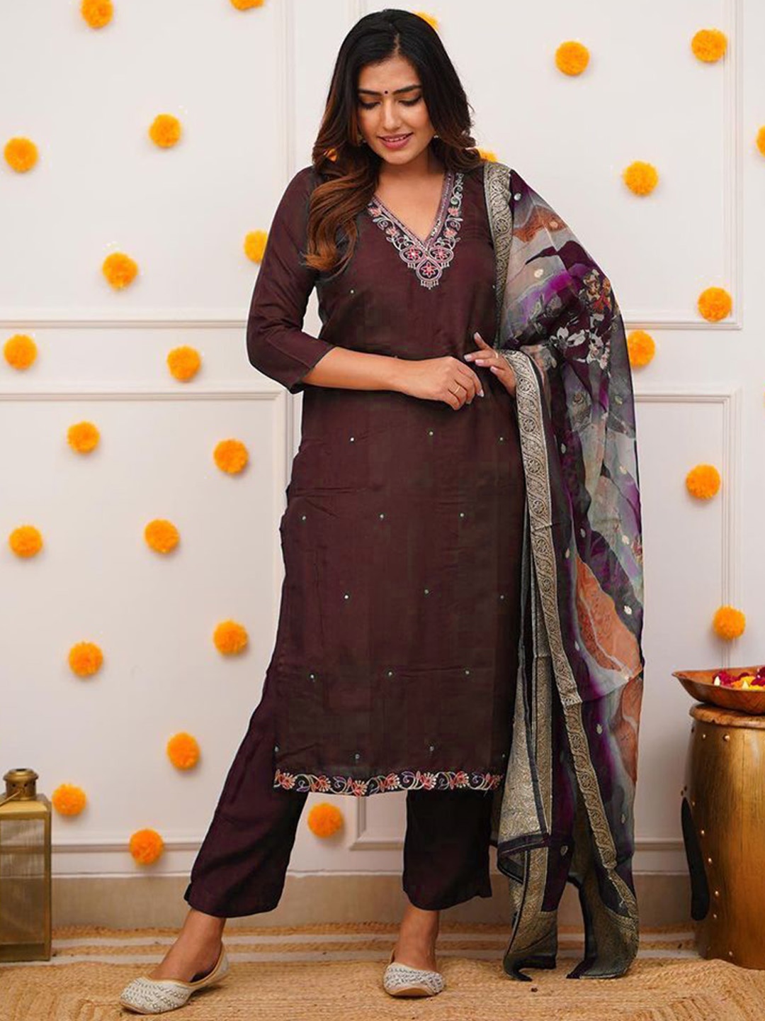 ZEEPKART Floral Embroidered V-Neck Sequinned Straight Kurta With Trousers & Dupatta, Brown
ZEEPKART Floral Embroidered V-Neck Sequinned Straight Kurta With Trousers & Dupatta, Brown