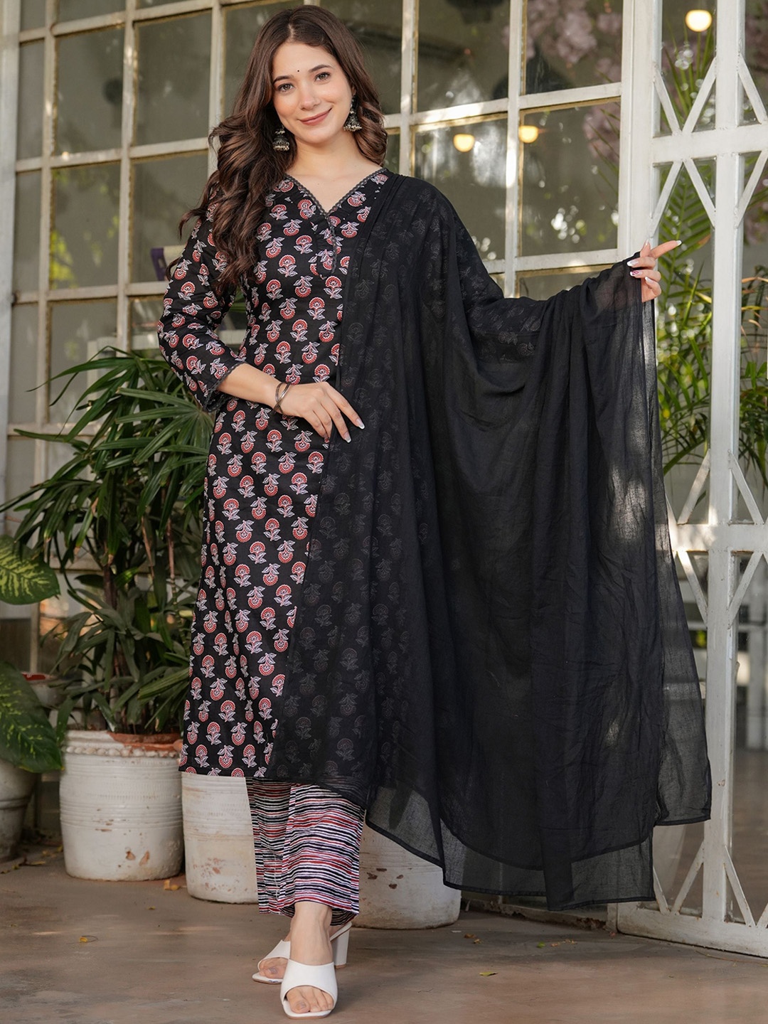 NIZA FASHION Women Ethnic Motifs Printed Regular Pure Cotton Kurta with Trousers & With Dupatta, Black
NIZA FASHION Women Ethnic Motifs Printed Regular Pure Cotton Kurta with Trousers & With Dupatta, Black