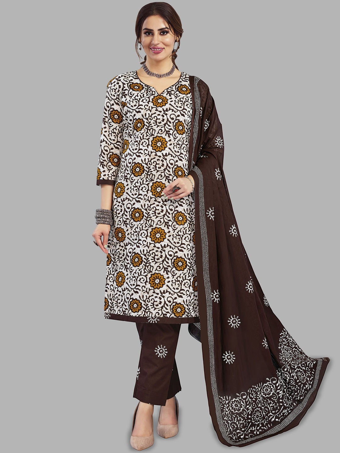 shree jeenmata collection Floral Printed V-Neck Pure Cotton Kurta with Trouser & Dupatta, White
shree jeenmata collection Floral Printed V-Neck Pure Cotton Kurta with Trouser & Dupatta, White