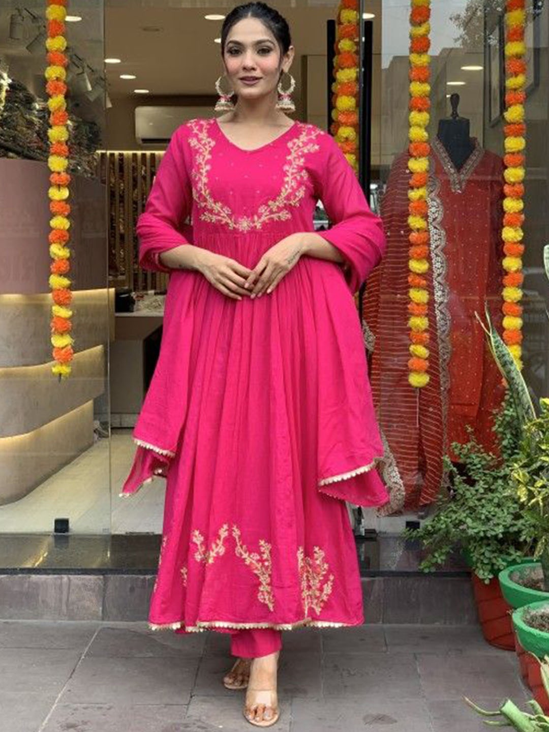 Bought First Floral Embroidered V-Neck Empire Mirror Work Kurta With Trouser & Dupatta, Pink
Bought First Floral Embroidered V-Neck Empire Mirror Work Kurta With Trouser & Dupatta, Pink