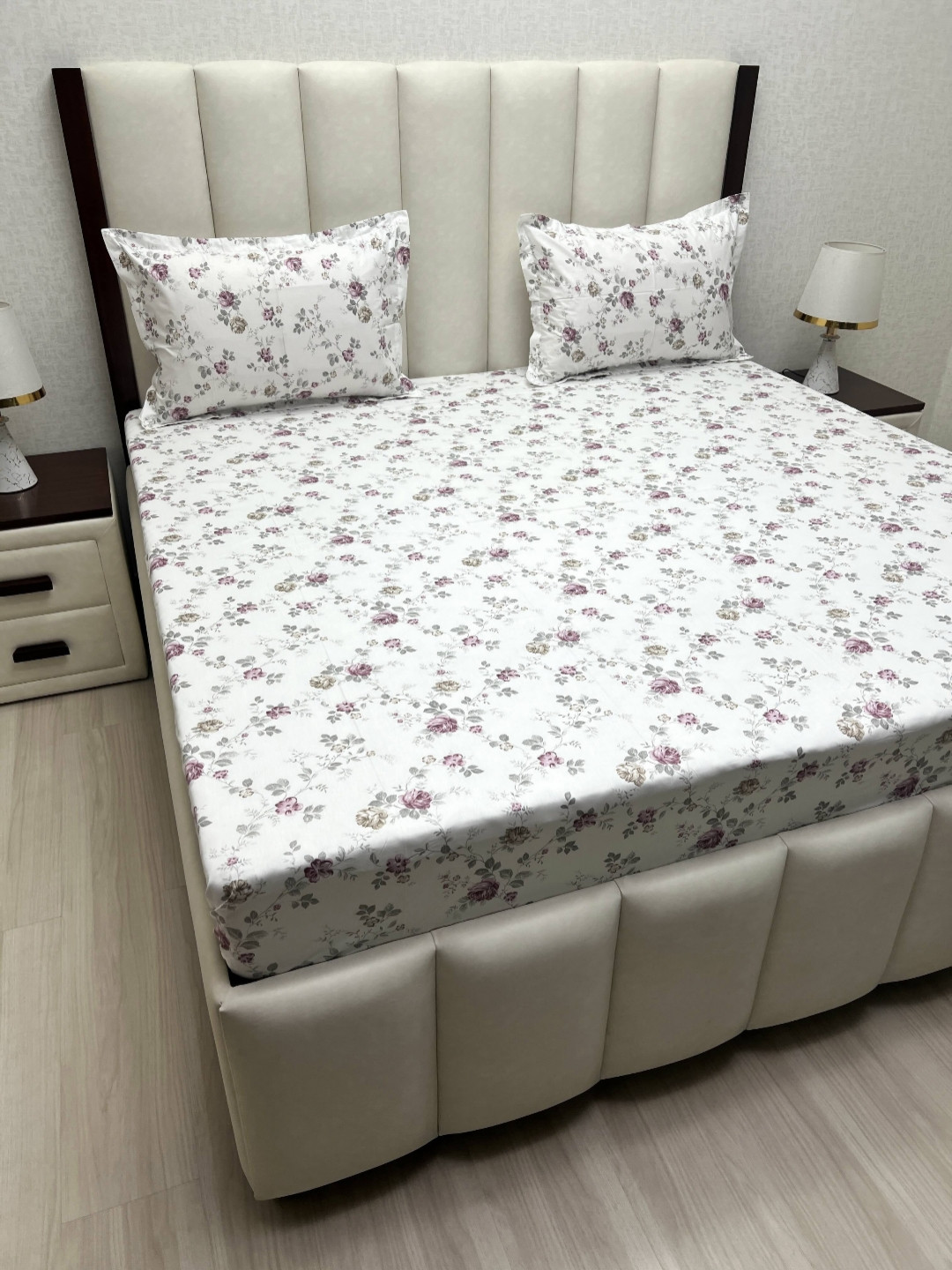Pure Decor Mansion White Floral Pure Cotton 240 TC King Bedsheet Set 2.74 m x 2.74 m 
Pure Decor Mansion White Floral Pure Cotton 240 TC King Bedsheet Set 2.74 m x 2.74 m