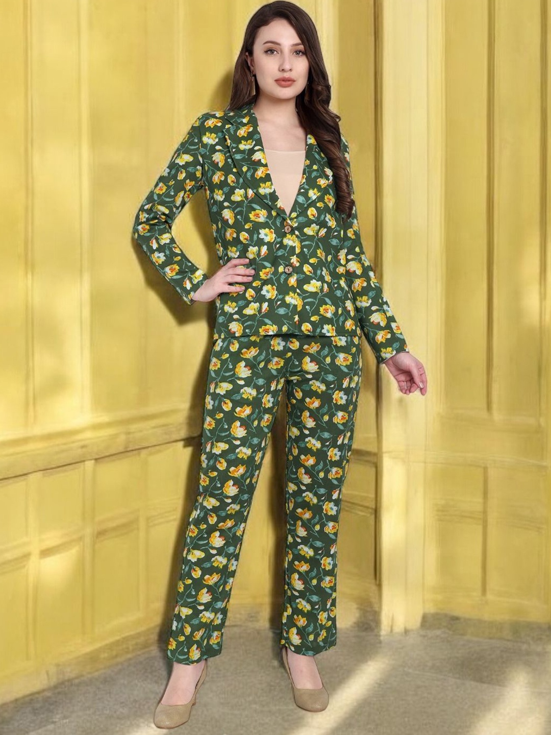 The BANJARA TRAIL Floral Printed Notched Lapel Collar Cotton Single Breasted Blazer, Green
The BANJARA TRAIL Floral Printed Notched Lapel Collar Cotton Single Breasted Blazer, Green