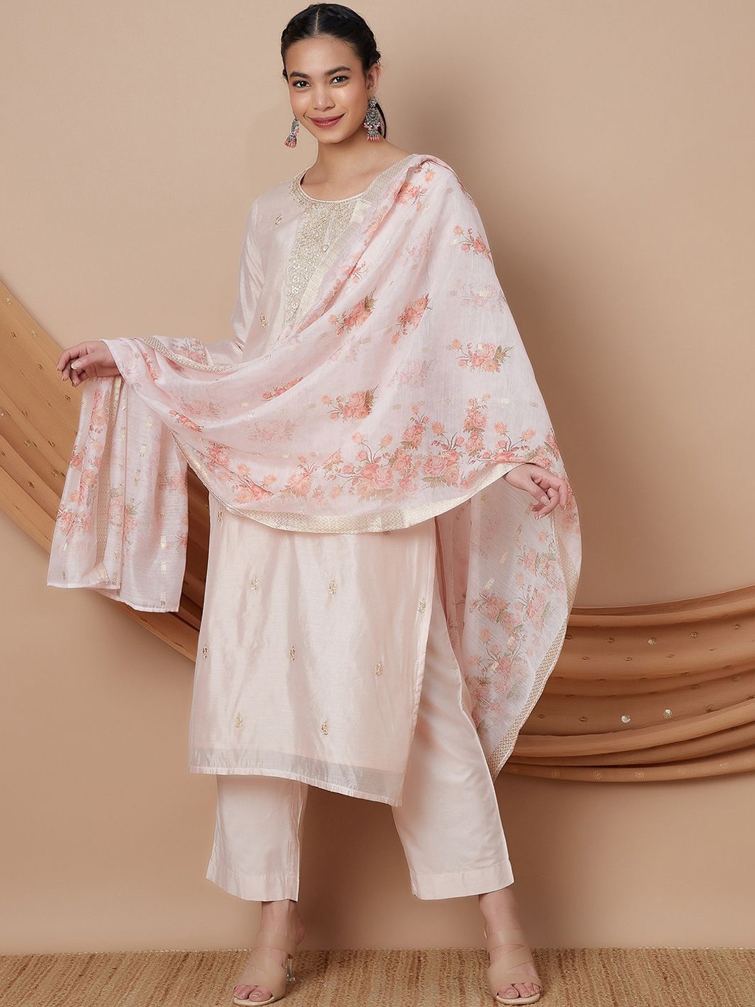 Melange by Lifestyle Ethnic Motifs Embroidered Sequinned Kurta with Trouser & Dupatta, Pink
Melange by Lifestyle Ethnic Motifs Embroidered Sequinned Kurta with Trouser & Dupatta, Pink