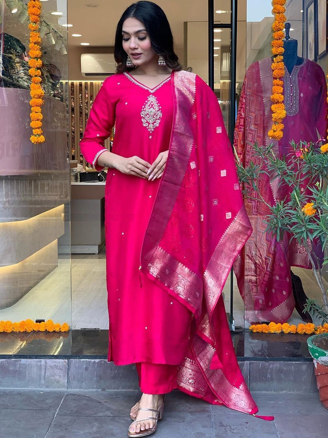 ZEEPKART Ethnic Motifs Embroidered V Neck Beads and Stones Kurta With Trouser And Dupatta, Pink
ZEEPKART Ethnic Motifs Embroidered V Neck Beads and Stones Kurta With Trouser And Dupatta, Pink
