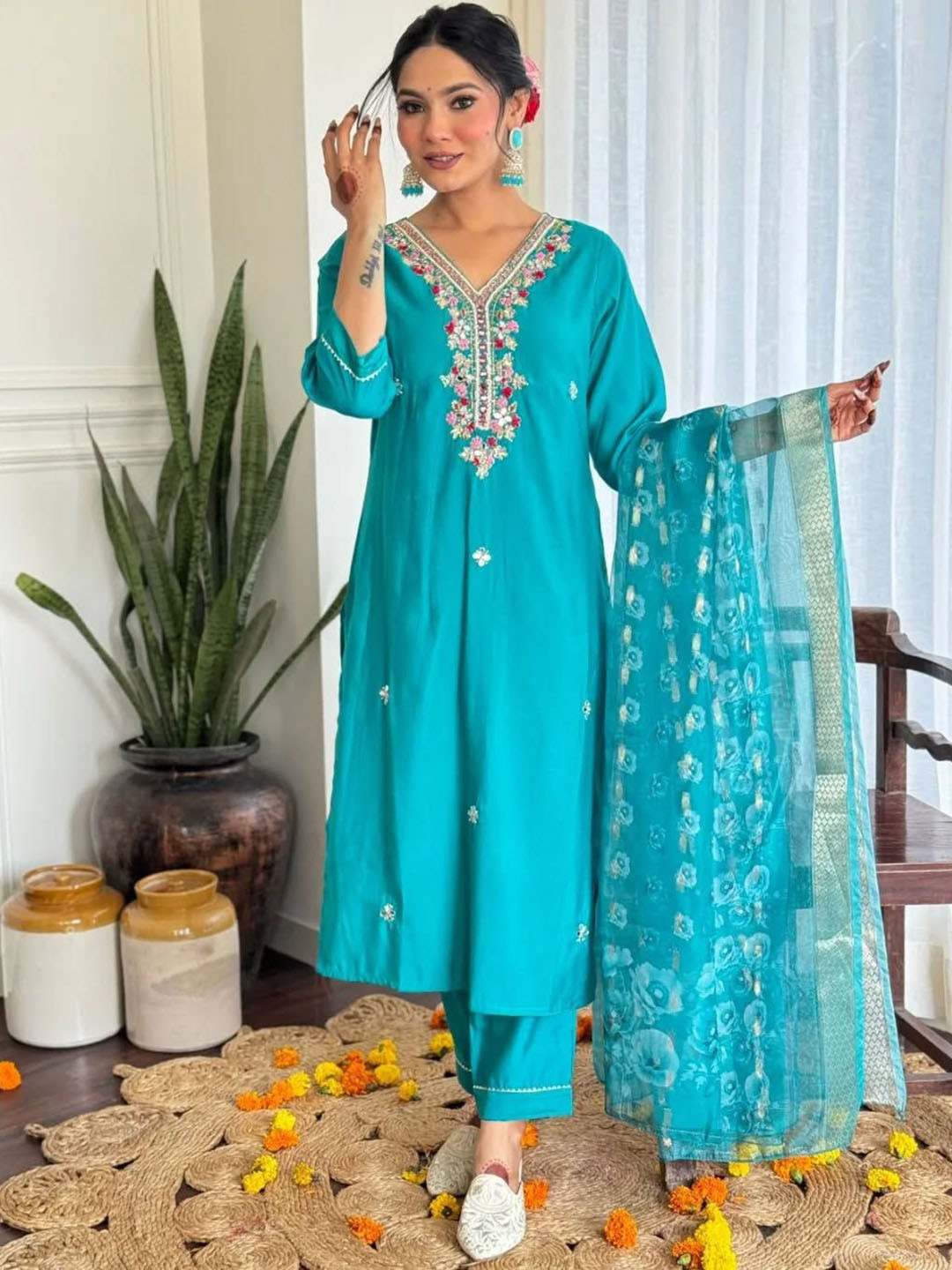 A.V.M. SILK MILLS Women Floral Embroidered Regular Pure Cotton Kurta with Trousers & With Dupatta, Blue
A.V.M. SILK MILLS Women Floral Embroidered Regular Pure Cotton Kurta with Trousers & With Dupatta, Blue