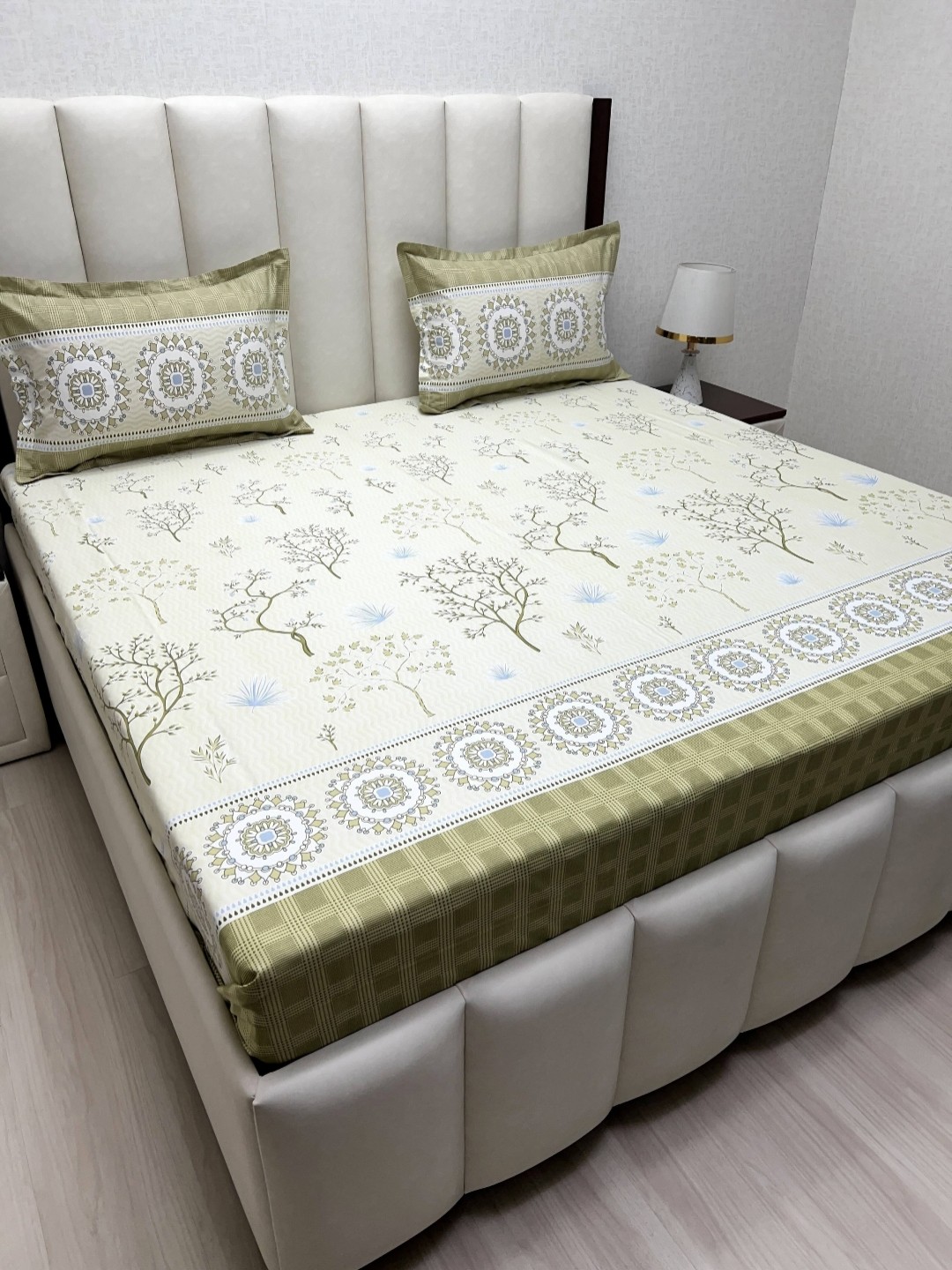 Pure Decor Lifestyle Green Printed Pure Cotton 380TC King Bedsheet Set 2.74m x 2.74m
Pure Decor Lifestyle Green Printed Pure Cotton 380TC King Bedsheet Set 2.74m x 2.74m