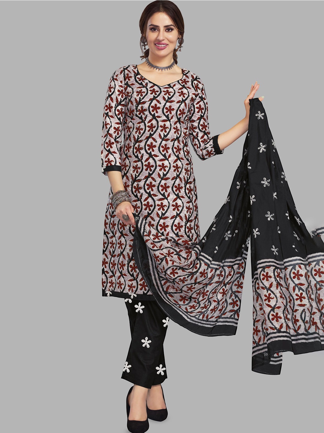 Simmu Floral Printed Sweetheart Neck Pure Cotton Kurta With Churidar & Dupatta, Black
Simmu Floral Printed Sweetheart Neck Pure Cotton Kurta With Churidar & Dupatta, Black