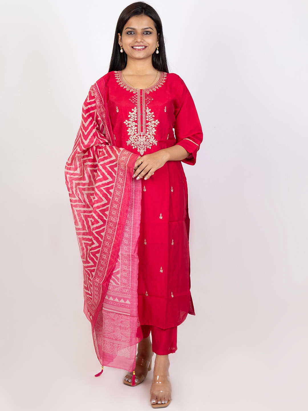 The Kalakriti House Floral Embroidered Pure Silk Straight Kurta With Trousers & Dupatta, Magenta
The Kalakriti House Floral Embroidered Pure Silk Straight Kurta With Trousers & Dupatta, Magenta