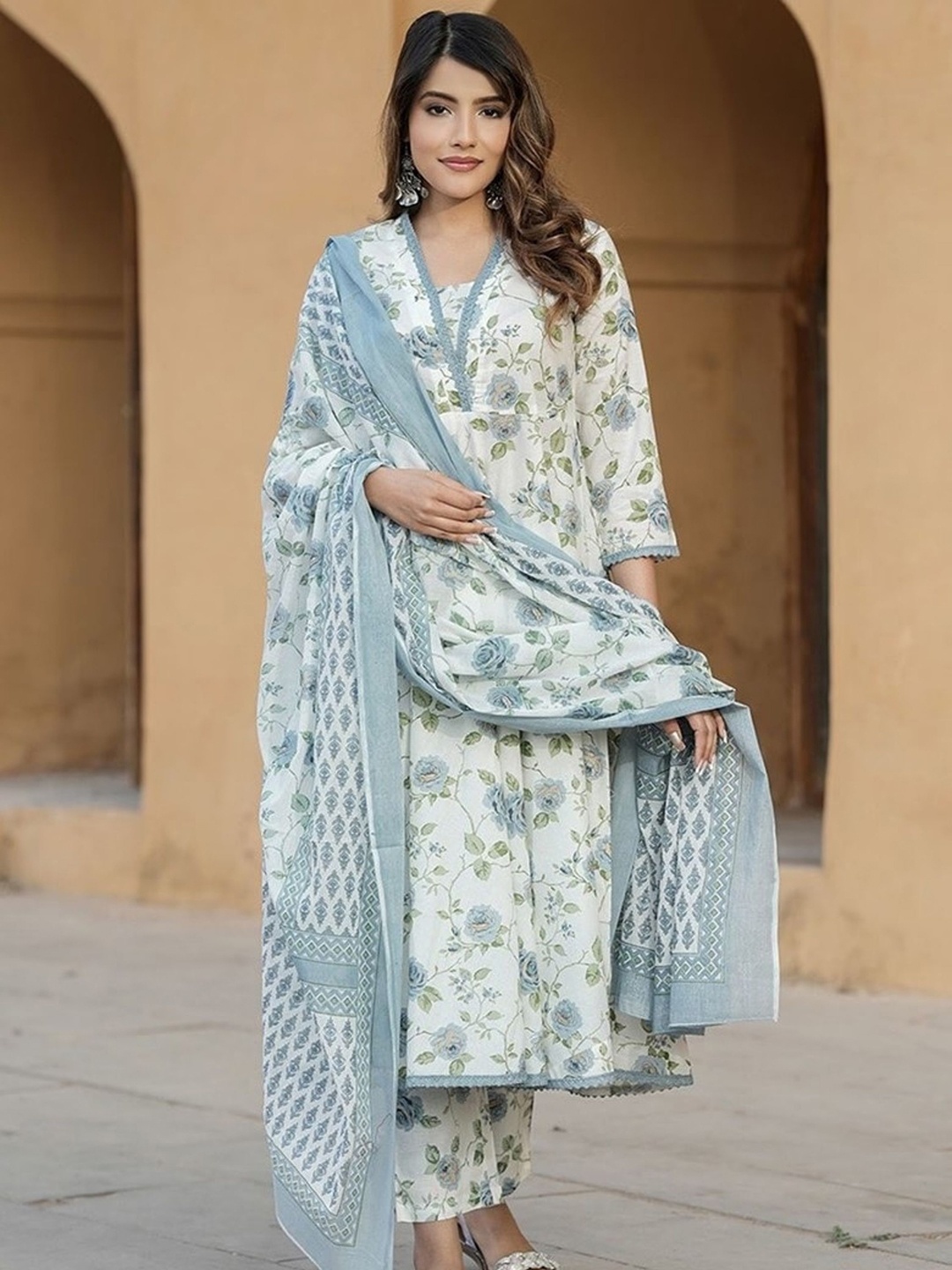 NIZA FASHION Women Floral Embroidered Regular Kurta with Trousers & With Dupatta, Turquoise blue
NIZA FASHION Women Floral Embroidered Regular Kurta with Trousers & With Dupatta, Turquoise blue
