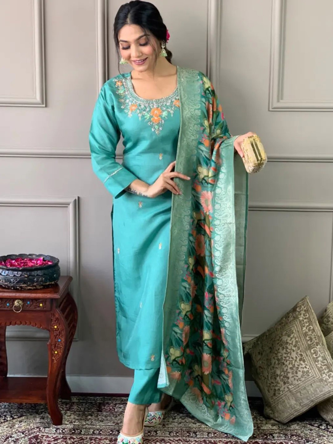 VIRENDRA TEXTILES Women Ethnic Motifs Embroidered Work Cotton Kurti with Trousers & With, Blue
VIRENDRA TEXTILES Women Ethnic Motifs Embroidered Work Cotton Kurti with Trousers & With, Blue