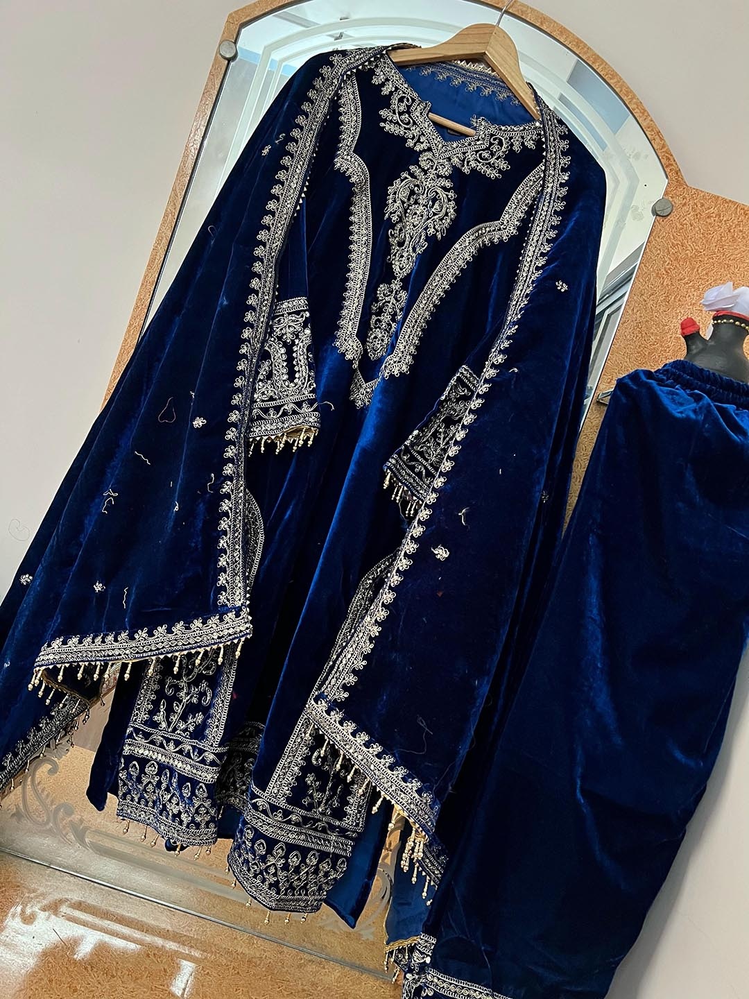ZIBLON Floral Embroidered Sequinned Work Velvet Pakistani Kurta With Trouser & Dupatta, Blue
ZIBLON Floral Embroidered Sequinned Work Velvet Pakistani Kurta With Trouser & Dupatta, Blue