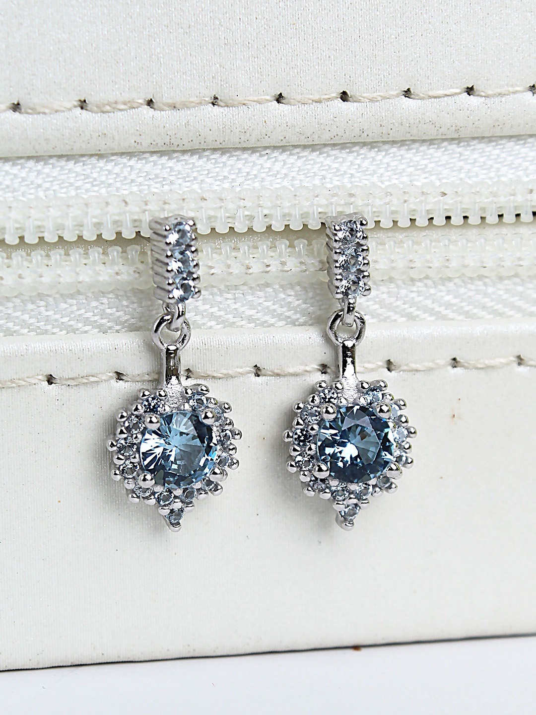DEVASHREE 925 Sterling Silver Rhodium-Plated CZ Studded Contemporary Shaped Drop Earrings
DEVASHREE 925 Sterling Silver Rhodium-Plated CZ Studded Contemporary Shaped Drop Earrings