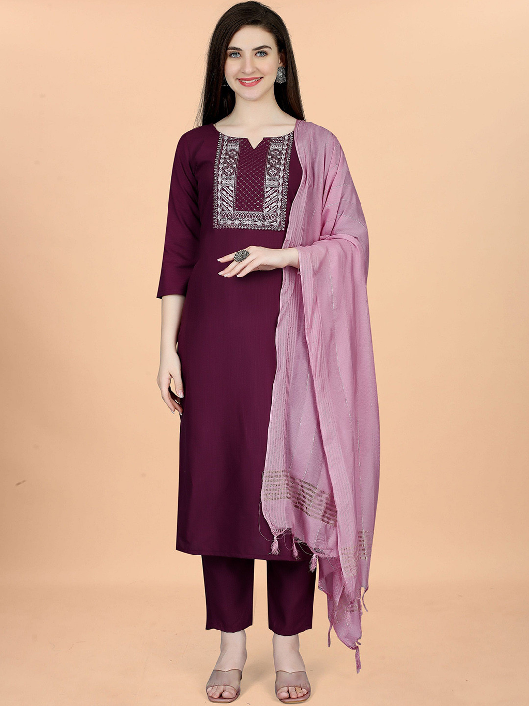 Moda Rapido Geometric Embroidered Notch Neck Kurta With Trousers And Dupatta, Purple
Moda Rapido Geometric Embroidered Notch Neck Kurta With Trousers And Dupatta, Purple