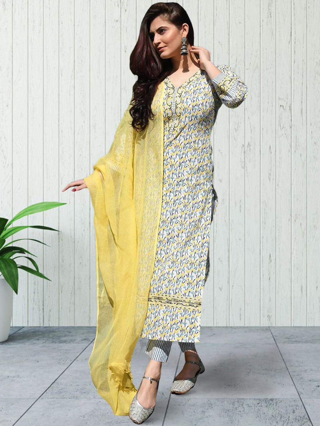Moda Rapido Women Ethnic Motifs Printed Regular Kurta with Trousers & With Dupatta, Yellow
Moda Rapido Women Ethnic Motifs Printed Regular Kurta with Trousers & With Dupatta, Yellow