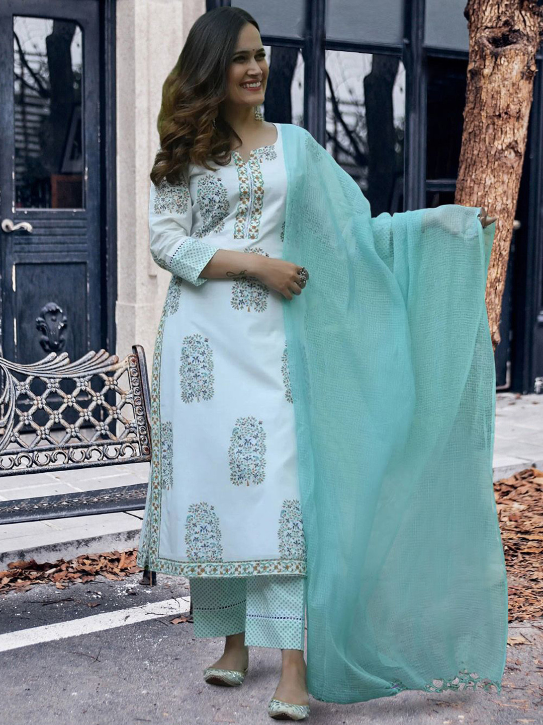 Moda Rapido Women Ethnic Motifs Printed Regular Kurta with Trousers & With Dupatta, White
Moda Rapido Women Ethnic Motifs Printed Regular Kurta with Trousers & With Dupatta, White