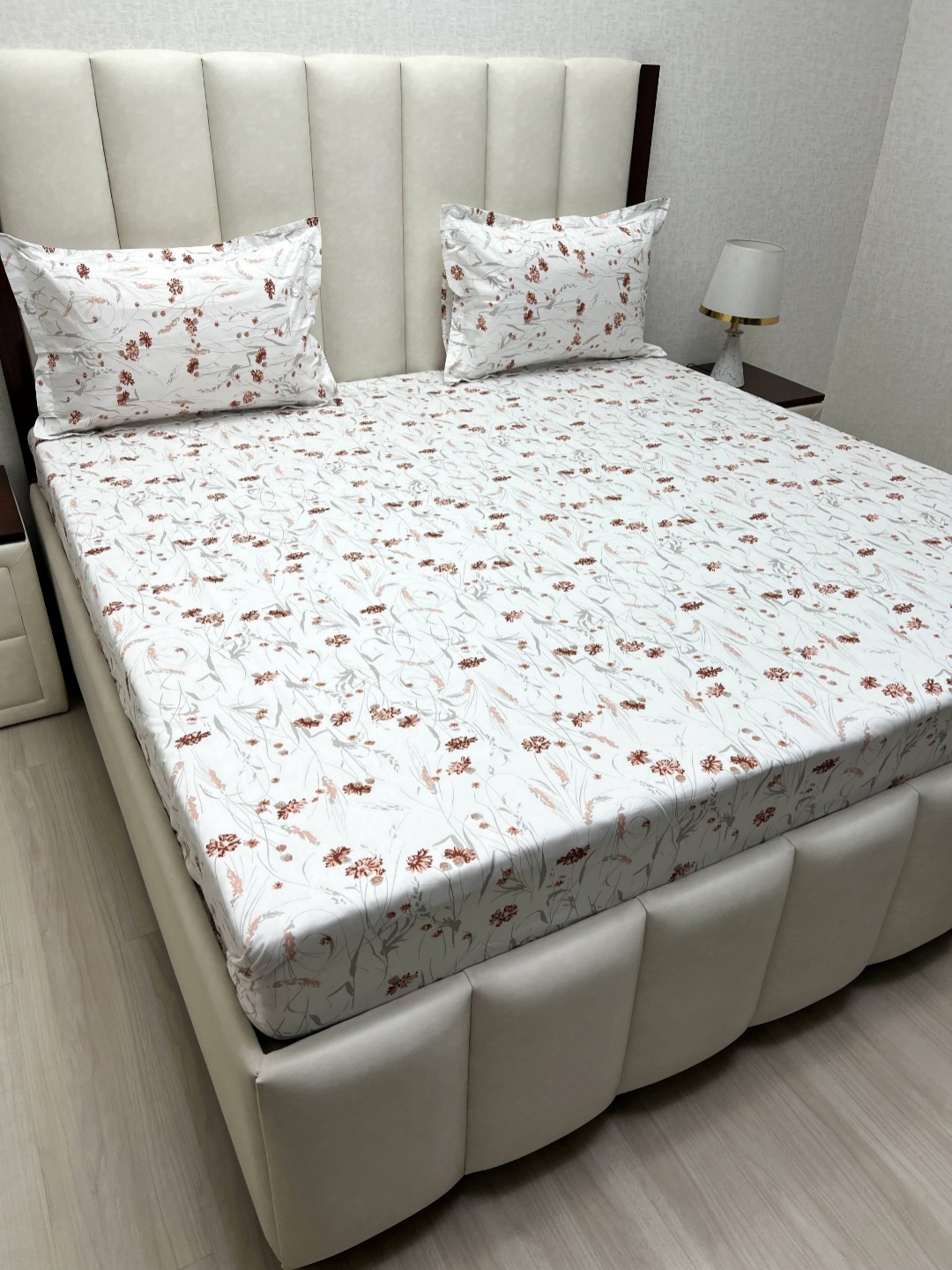Pure Decor lifestyle Mansion Brown & White Cotton 380 TC King Bedsheet Set 2.74m X 2.74m
Pure Decor lifestyle Mansion Brown & White Cotton 380 TC King Bedsheet Set 2.74m X 2.74m