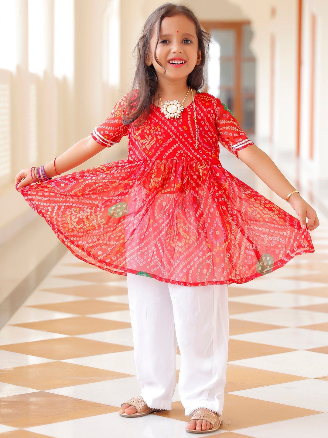 Thread & Button Girls Bandhani Printed Regular Silk Chiffon Kurta with Trousers, Red
Thread & Button Girls Bandhani Printed Regular Silk Chiffon Kurta with Trousers, Red