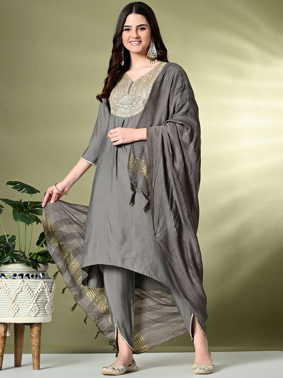 KALINI Yoke Design Floral Sequinned V-Neck A-Line Kurta With Dhoti Pants And Dupatta, Grey
KALINI Yoke Design Floral Sequinned V-Neck A-Line Kurta With Dhoti Pants And Dupatta, Grey
