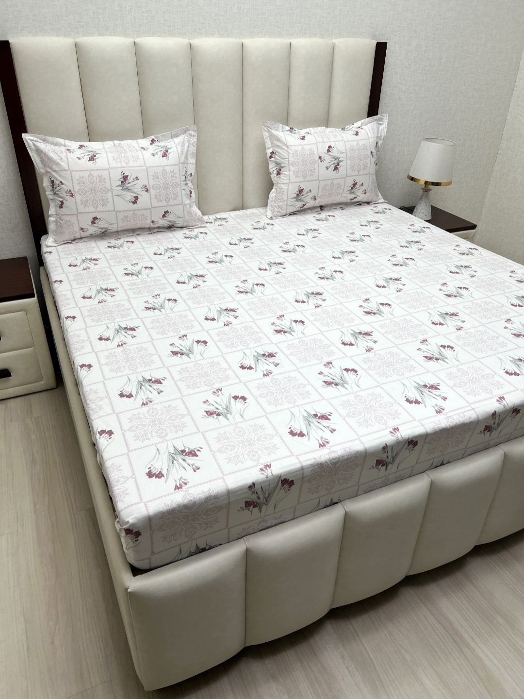 Pure Decor Mansion White Floral Pure Cotton 250 TC Double King Bedsheet Set 2.74m x 2.74 m
Pure Decor Mansion White Floral Pure Cotton 250 TC Double King Bedsheet Set 2.74m x 2.74 m