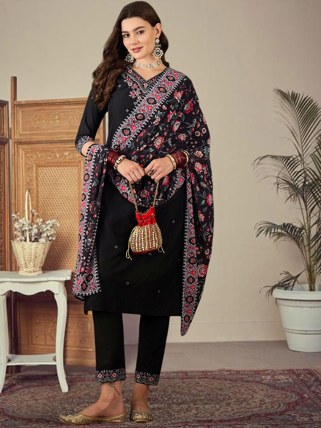 Sangria Floral Embroidered V-Neck Sequinned Straight Kurta With Trouser & Dupatta, Black
Sangria Floral Embroidered V-Neck Sequinned Straight Kurta With Trouser & Dupatta, Black