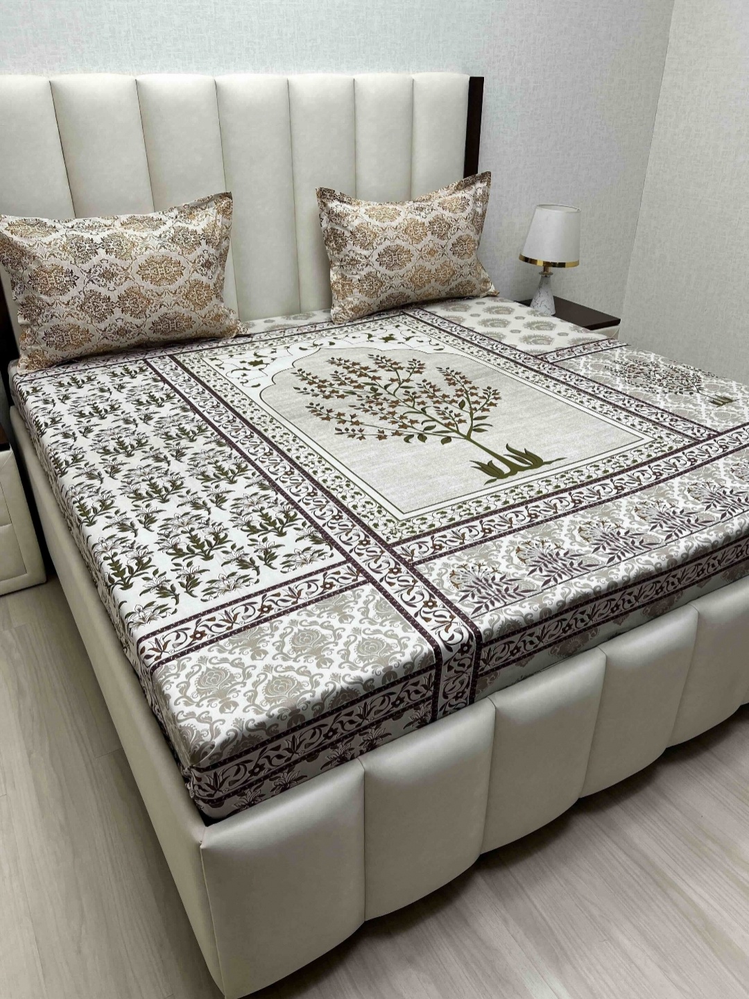 Pure Decor Lifestyle Brown Printed Pure Cotton 400 TC King Bedsheet Set 2.74 m x 2.74 m
Pure Decor Lifestyle Brown Printed Pure Cotton 400 TC King Bedsheet Set 2.74 m x 2.74 m