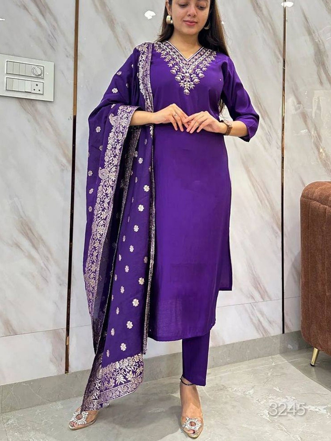 NIZA FASHION Women Floral Regular Chanderi Silk Kurta with Trousers & With Dupatta, Purple
NIZA FASHION Women Floral Regular Chanderi Silk Kurta with Trousers & With Dupatta, Purple