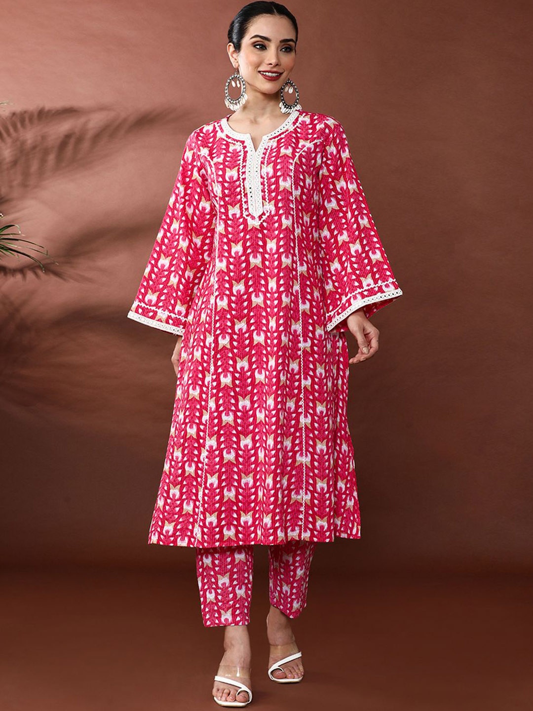 Anouk Floral Printed Notch Neck Panelled Mirror Work Pure Cotton Kurta With Trouser, Pink
Anouk Floral Printed Notch Neck Panelled Mirror Work Pure Cotton Kurta With Trouser, Pink