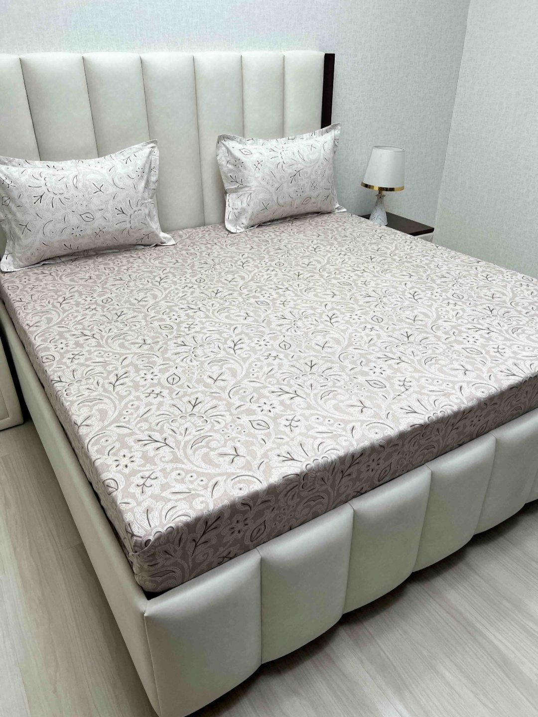 Pure Decor White Floral Printed Pure Cotton 400 TC King Bedsheet Set 2.74 m x 2.74 m, Brown
Pure Decor White Floral Printed Pure Cotton 400 TC King Bedsheet Set 2.74 m x 2.74 m, Brown