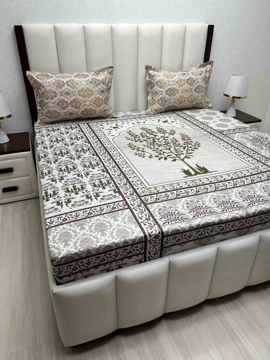 Pure Decor Lifestyle Brown Printed Pure Cotton 250 TC King Bedsheet Set 2.74 m x 2.74 m
Pure Decor Lifestyle Brown Printed Pure Cotton 250 TC King Bedsheet Set 2.74 m x 2.74 m