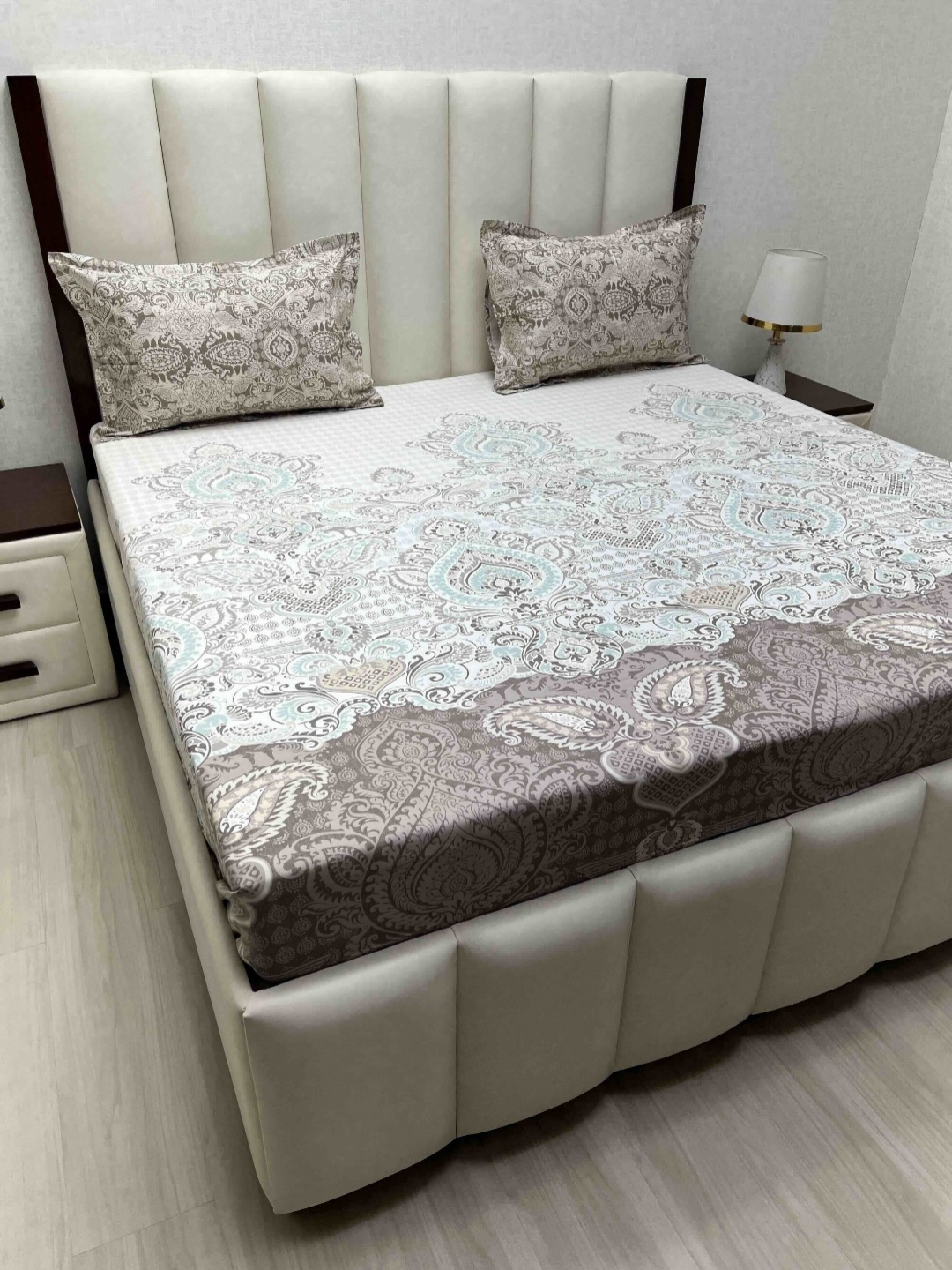 Pure Decor White Motifs Printed Pure Cotton 300 TC King Bedsheet Set 2.74 m x 2.74 m
Pure Decor White Motifs Printed Pure Cotton 300 TC King Bedsheet Set 2.74 m x 2.74 m