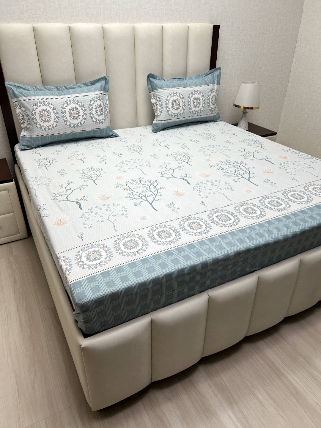 Pure Decor Lifestyle Blue & White Printed 230 TC Cotton King Bedsheet Set 2.74 m x 2.74 m
Pure Decor Lifestyle Blue & White Printed 230 TC Cotton King Bedsheet Set 2.74 m x 2.74 m