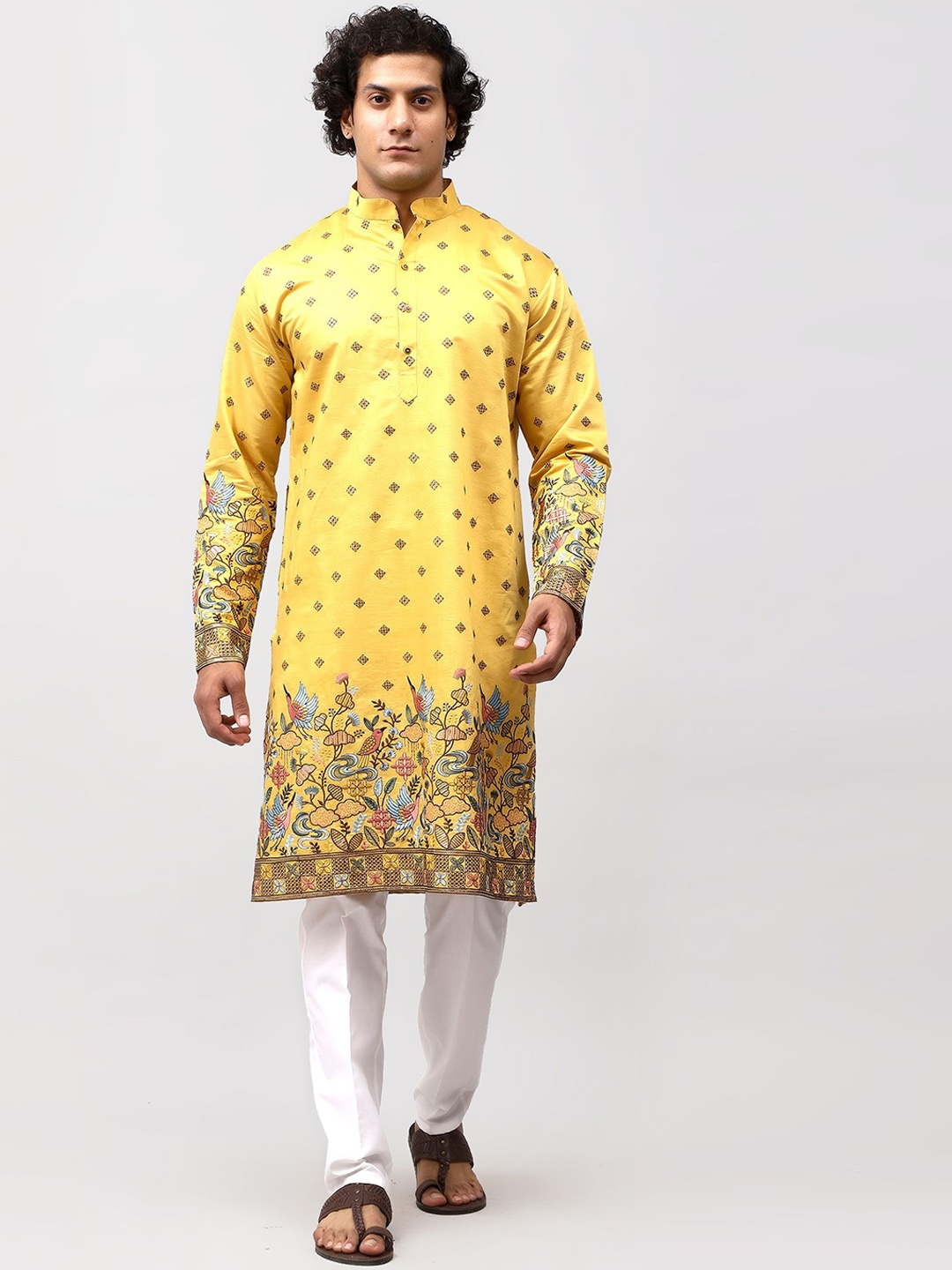 BLUESAANCHI Floral Embroidered Mandarin Collar Thread Work Straight Kurta With Trousers, Yellow
BLUESAANCHI Floral Embroidered Mandarin Collar Thread Work Straight Kurta With Trousers, Yellow