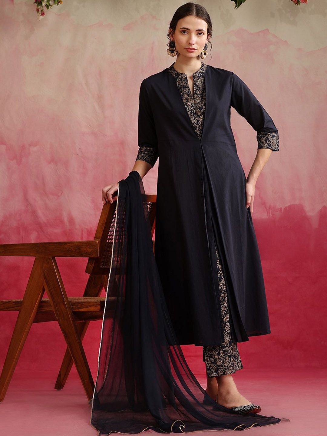 Khushal K Women Floral Printed Regular Pure Cotton Kurta with Palazzos & With Dupatta, Blue
Khushal K Women Floral Printed Regular Pure Cotton Kurta with Palazzos & With Dupatta, Blue