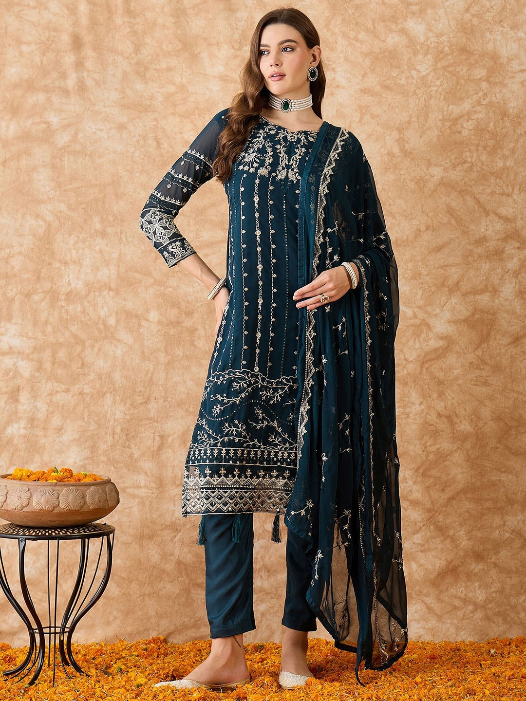 SAINOOR Floral Embroidered Beads And Stones Silk Georgette Unstitched Dress Material, Teal
SAINOOR Floral Embroidered Beads And Stones Silk Georgette Unstitched Dress Material, Teal