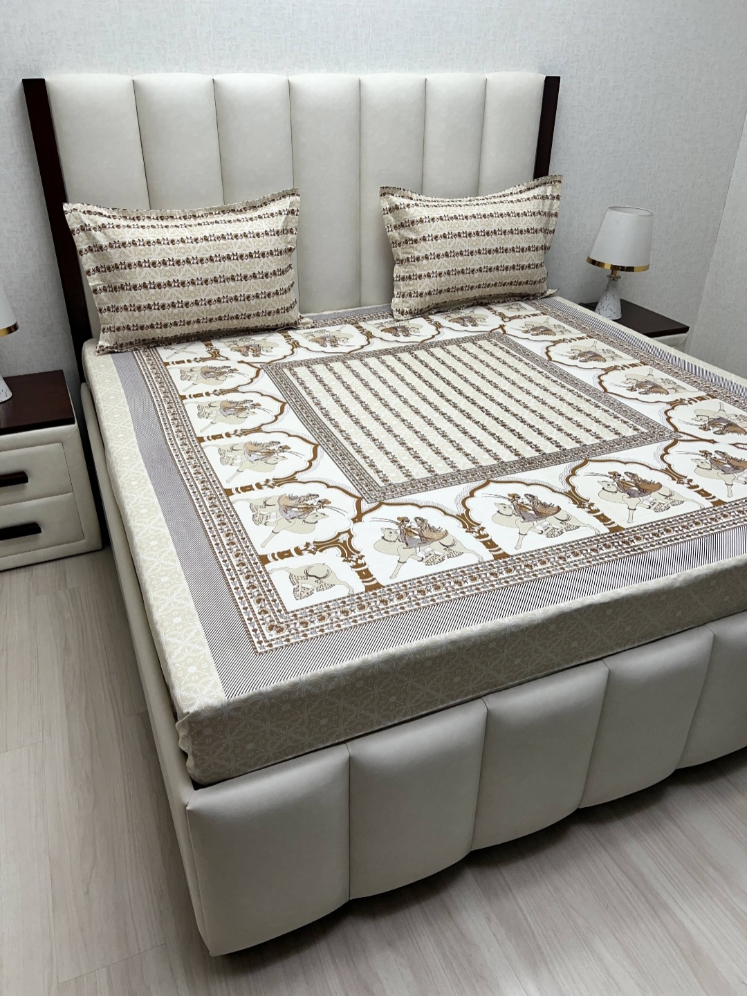 Pure Decor Lifestyle Brown Printed Pure Cotton 300 TC King Bedsheet Set 2.74 m x 2.74 m
Pure Decor Lifestyle Brown Printed Pure Cotton 300 TC King Bedsheet Set 2.74 m x 2.74 m