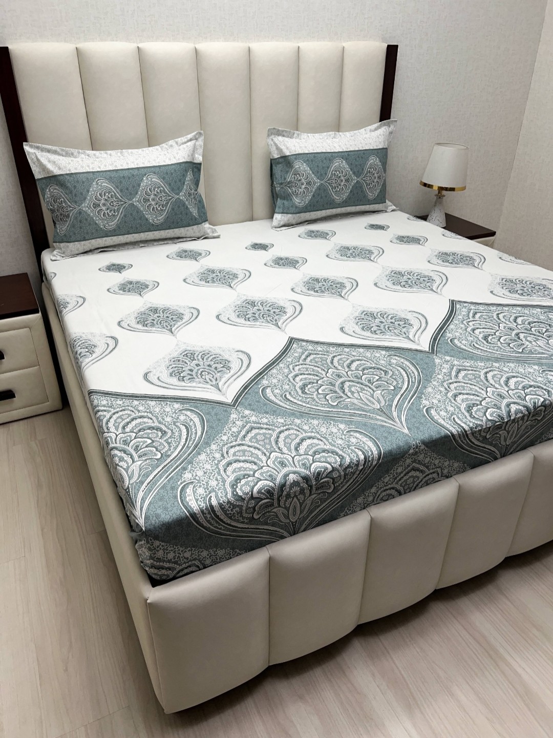 Pure Decor Lifestyle White Floral Printed Cotton 260 TC King Bedsheet Set 2.74m X 2.74m, Green
Pure Decor Lifestyle White Floral Printed Cotton 260 TC King Bedsheet Set 2.74m X 2.74m, Green