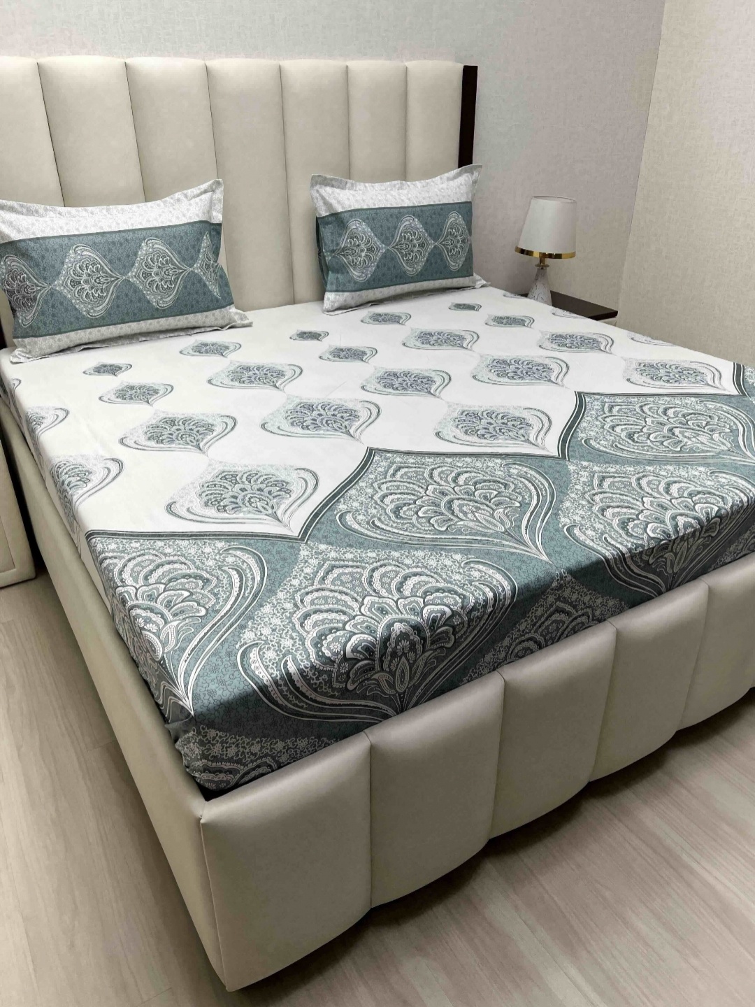 Pure Decor Lifestyle Green Printed Pure Cotton 230 TC King Bedsheet Set 2.74 m x 2.74 m
Pure Decor Lifestyle Green Printed Pure Cotton 230 TC King Bedsheet Set 2.74 m x 2.74 m