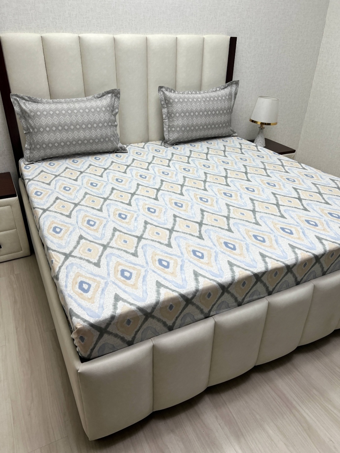 Pure Decor Lifestyle White Printed 330 TC Pure Cotton King Bedsheet Set 2.74 m x 2.74 m
Pure Decor Lifestyle White Printed 330 TC Pure Cotton King Bedsheet Set 2.74 m x 2.74 m