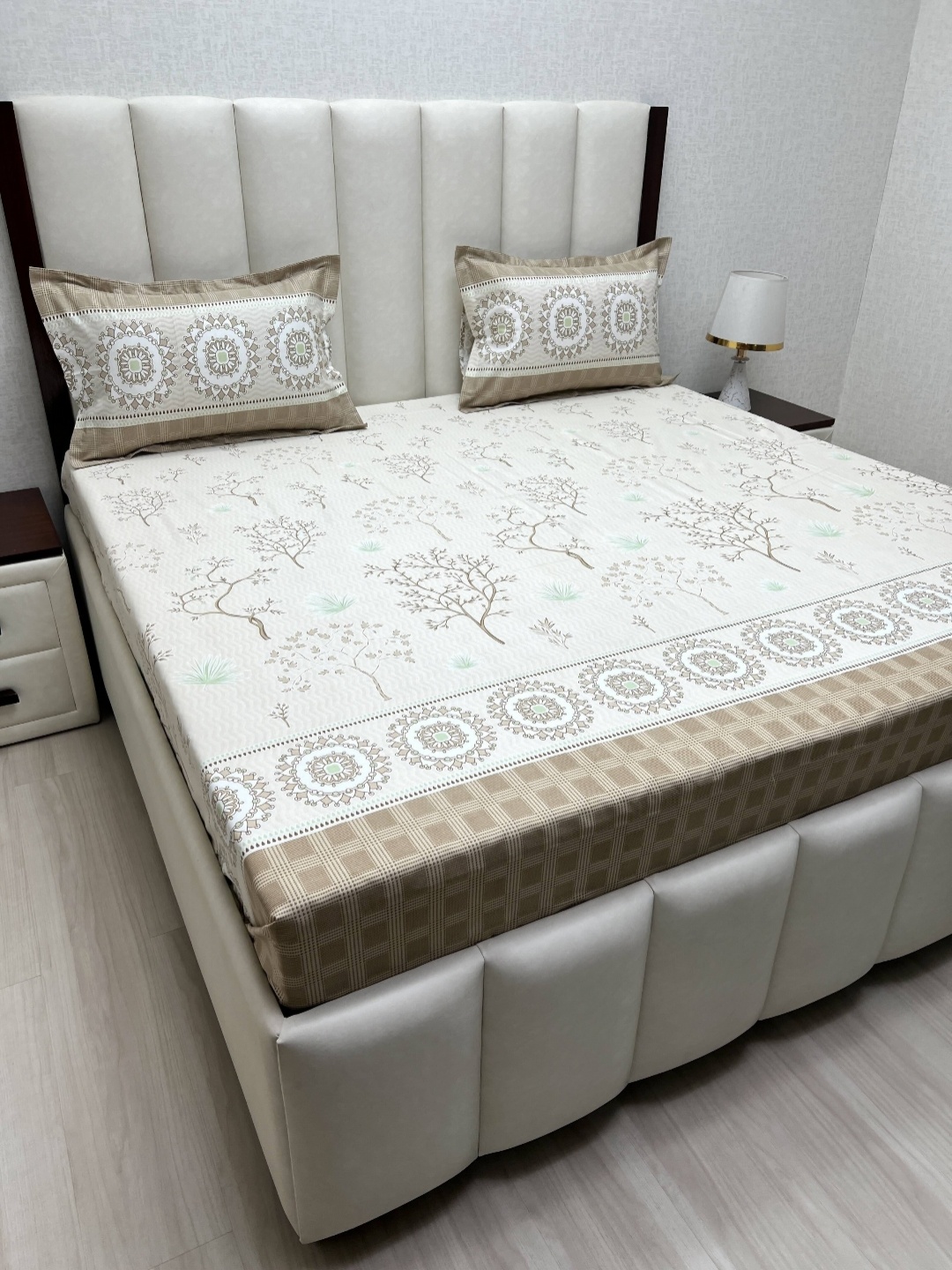 Pure Decor Lifestyle Brown Printed 330 TC Pure Cotton King Bedsheet Set 2.74 m x 2.74 m
Pure Decor Lifestyle Brown Printed 330 TC Pure Cotton King Bedsheet Set 2.74 m x 2.74 m